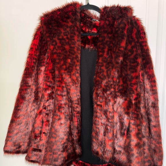 Red leopard faux fur jacket by Natori (rent the runway) size Large - Picture 4 of 10